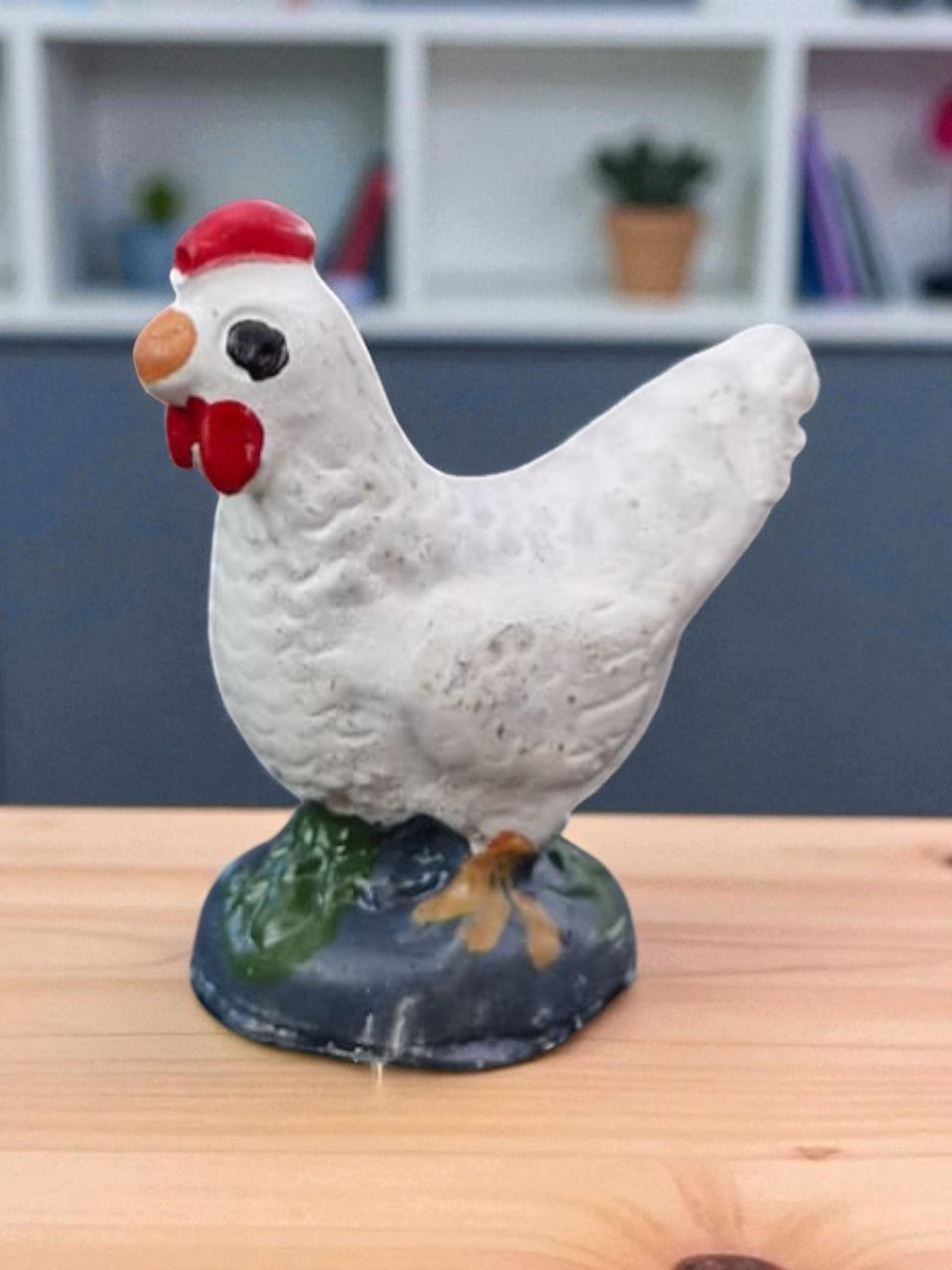 Hen Miniature (M-283)
