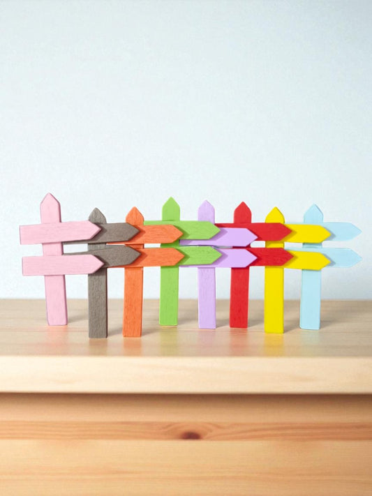 WOODEN POST MINIATURE (M-107)