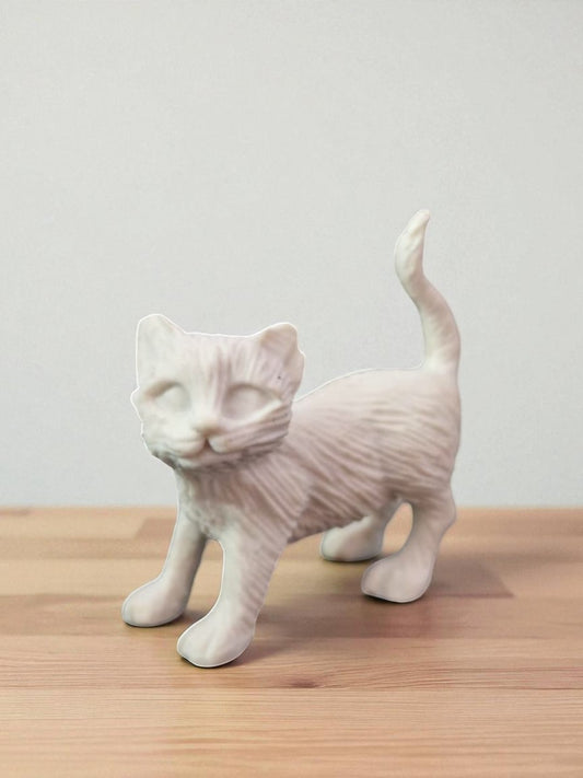 White Cat Miniature (M-182)