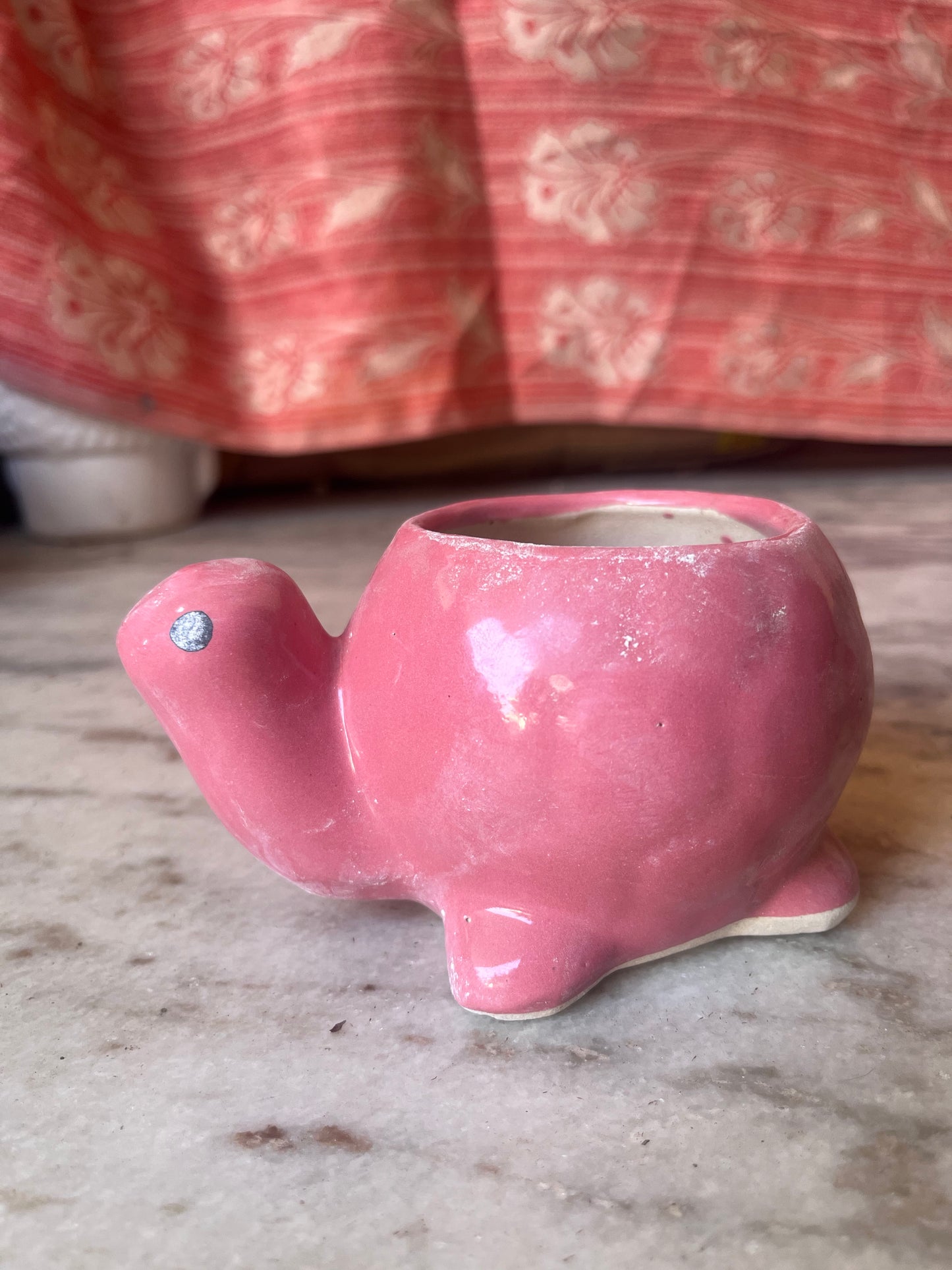 pink turtle pot