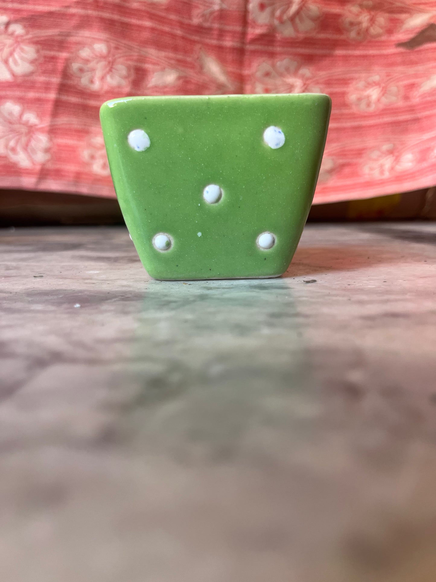 Green dot cup pot