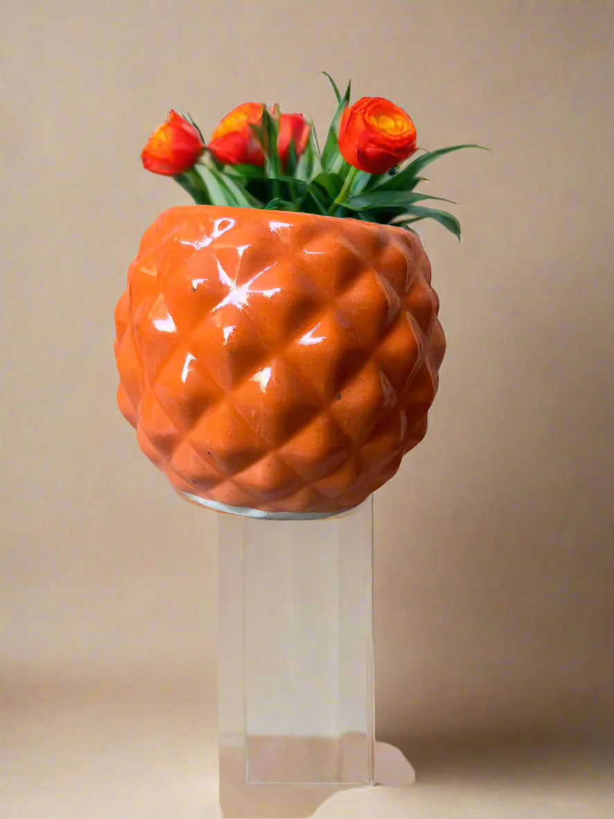 Round orange Diamond pot