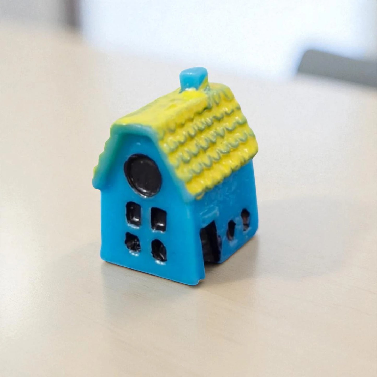 COLOURED HOUSE MINIATURE (M-108)
