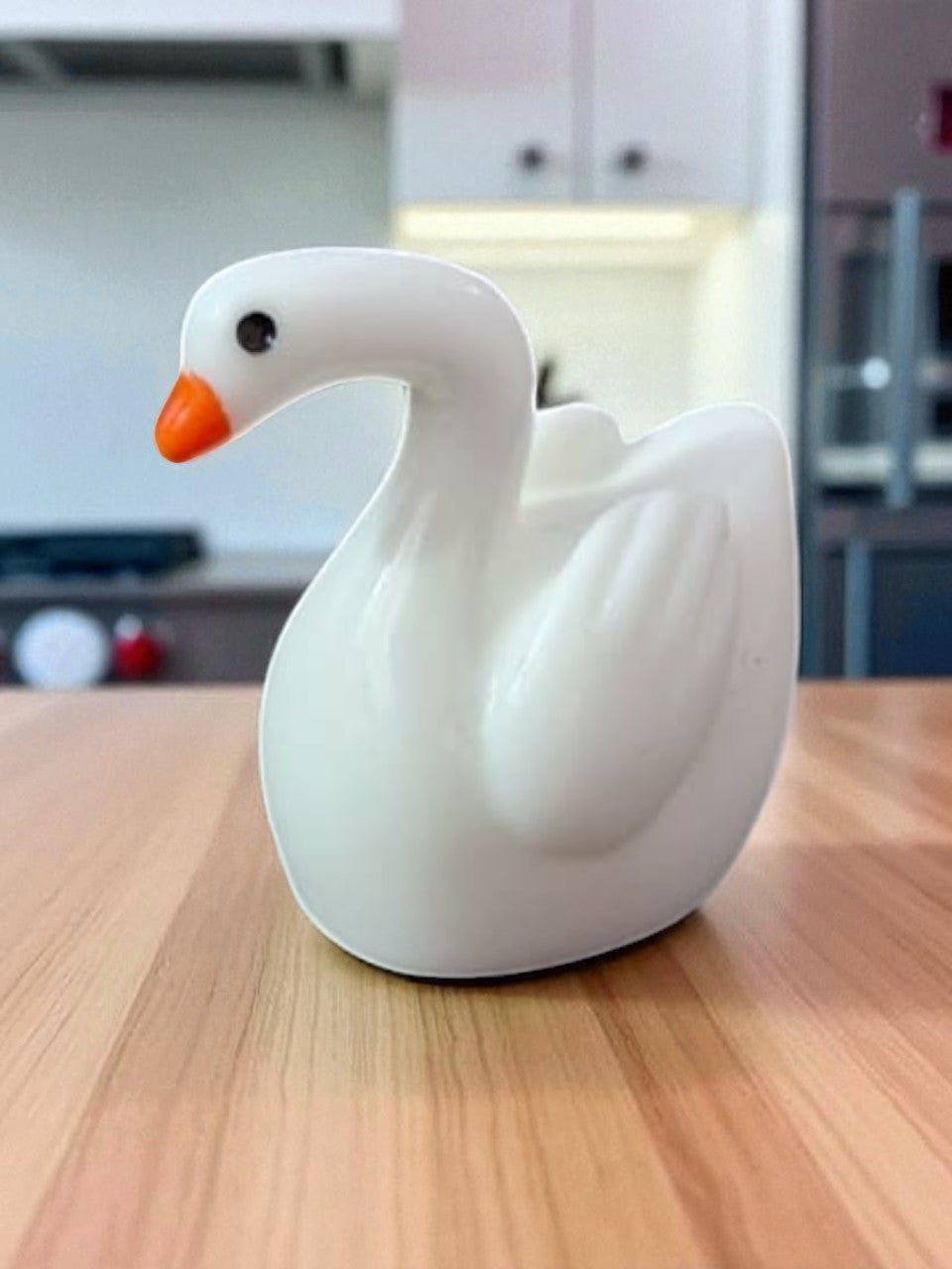 White Swan 1 Miniature (M-304)