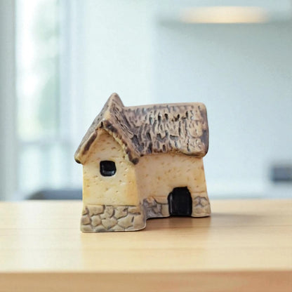 Small House 1 Miniature (M-298)