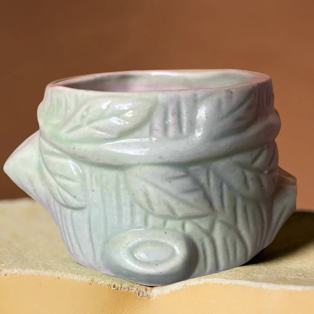 White Wooden leaf green pot