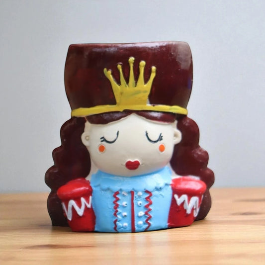 Queen planter