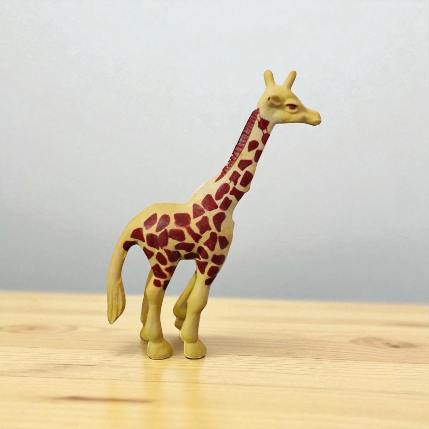 Red Ziraf Miniature (M-273)