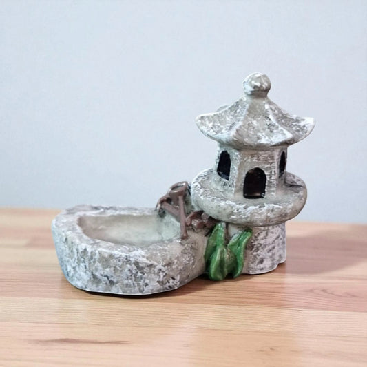 HOUSE POND MINIATURE (M-137)
