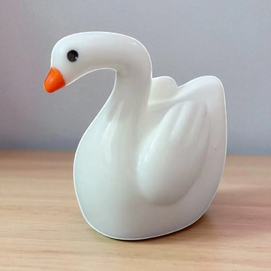White Swan 1 Miniature (M-304)