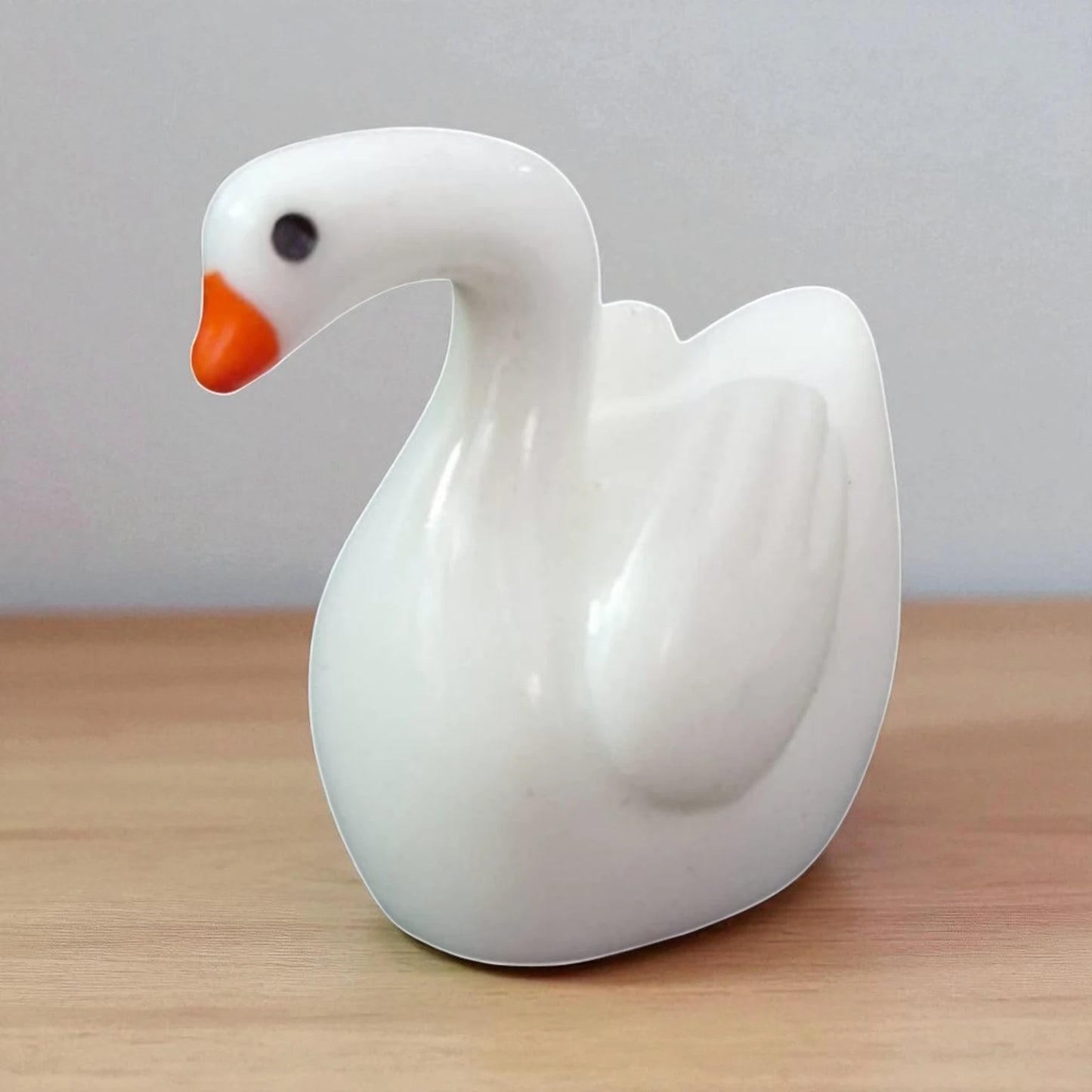 Swan White Miniature (M-302)