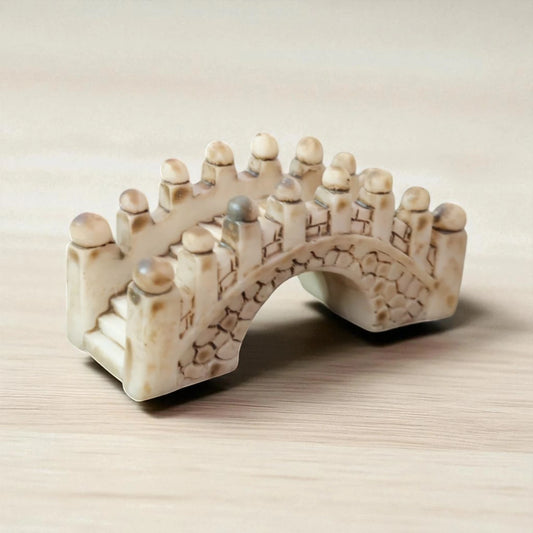Long Bridge Statue Miniature (M-247)